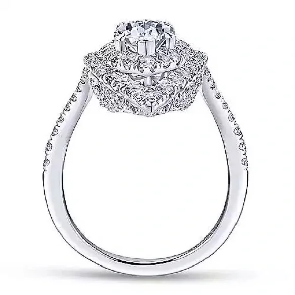 New Women’s Luxury Diamond Ring - Picture 6 of 6